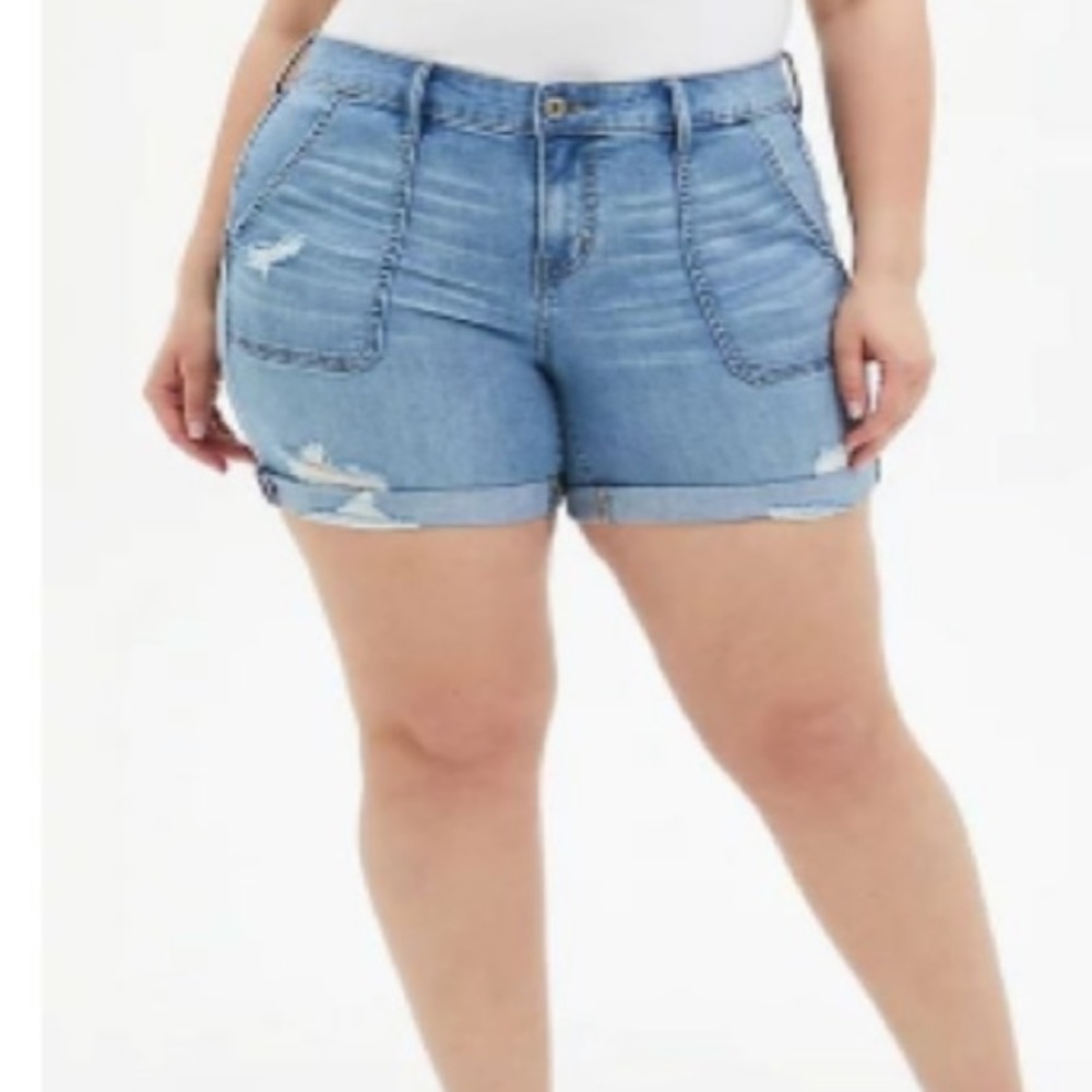 Torrid Mid Rise Short-vintage Stretch Medium Wash Distress Sz 20
